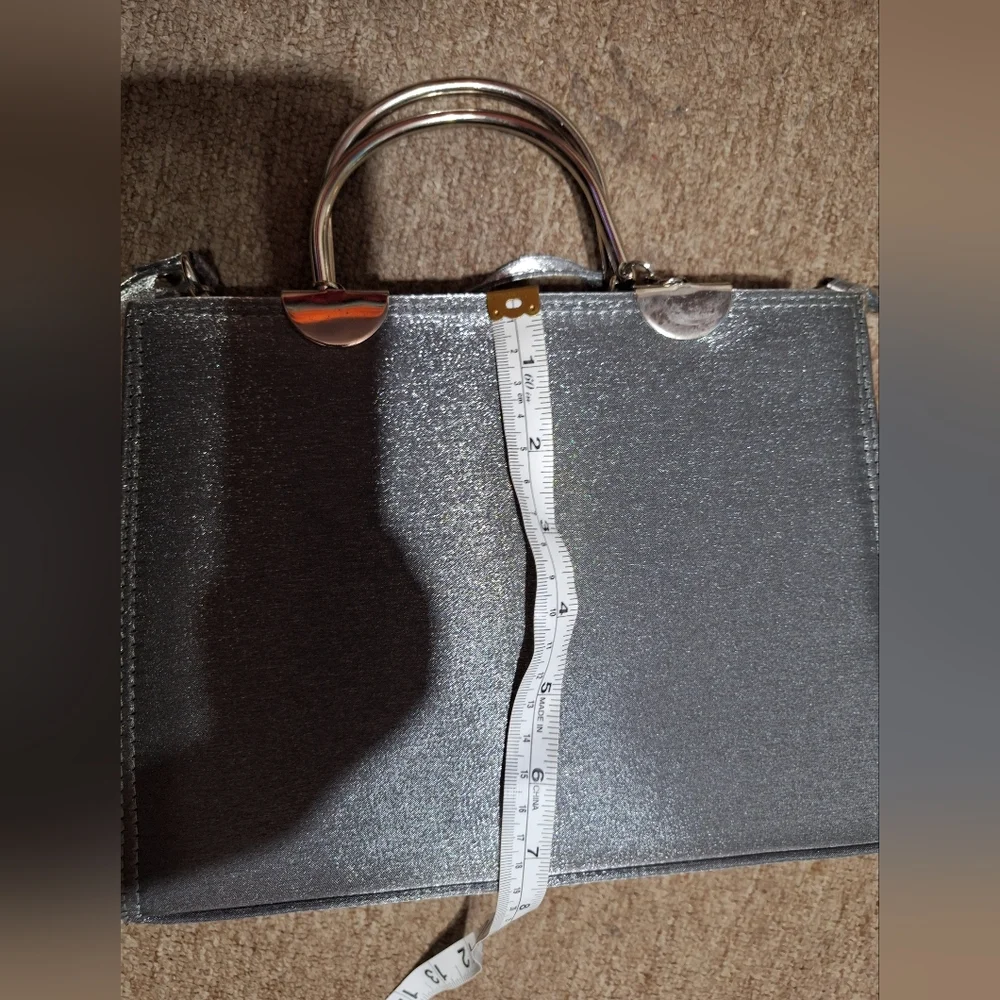 Sleek Silver  Bag with Metallic Finish